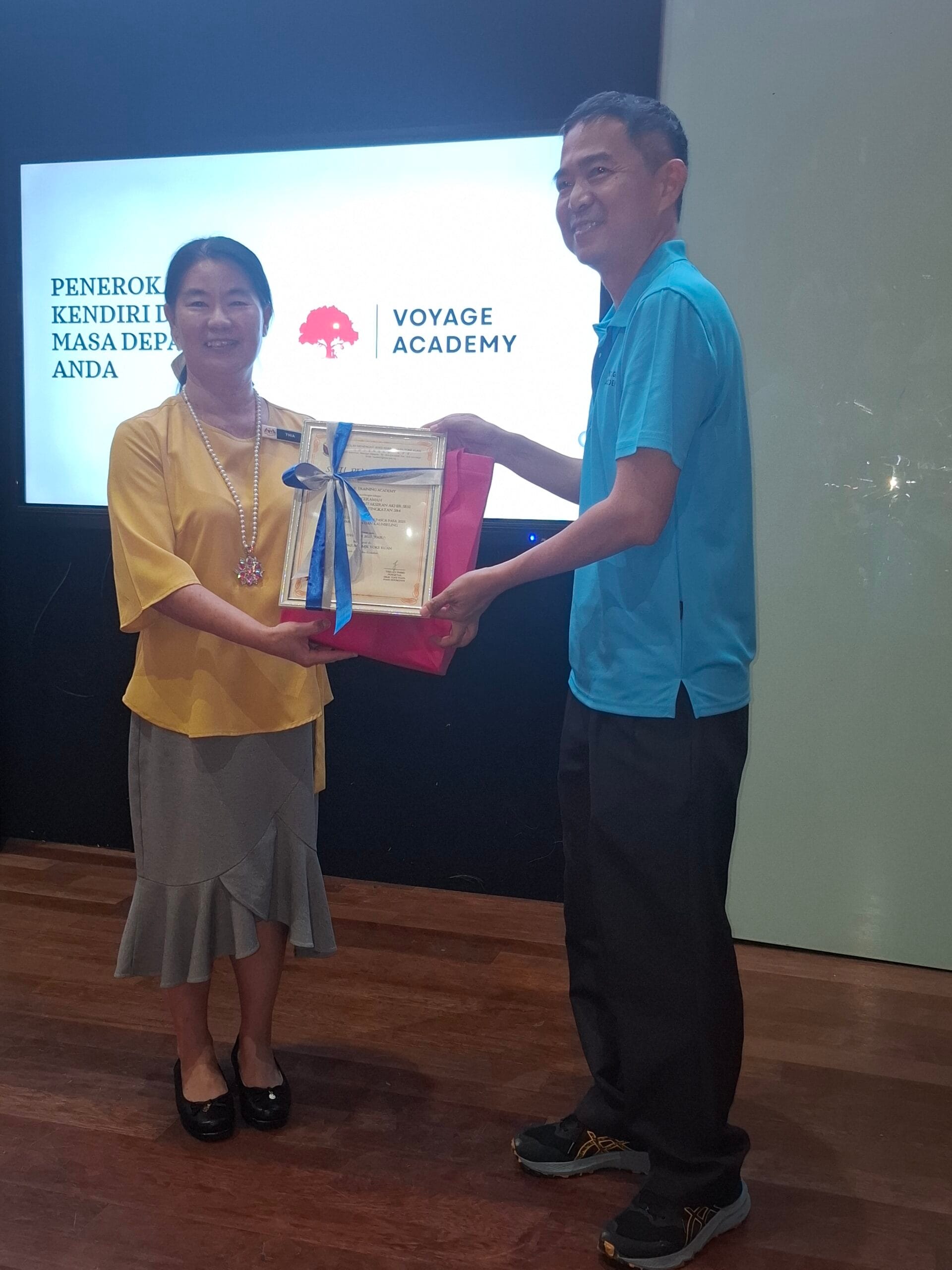 Appreciation Token from Pn. Thia